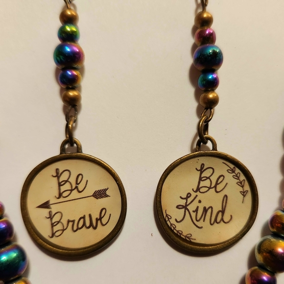 Handmade necklace and earrings set - Picture 3 of 3